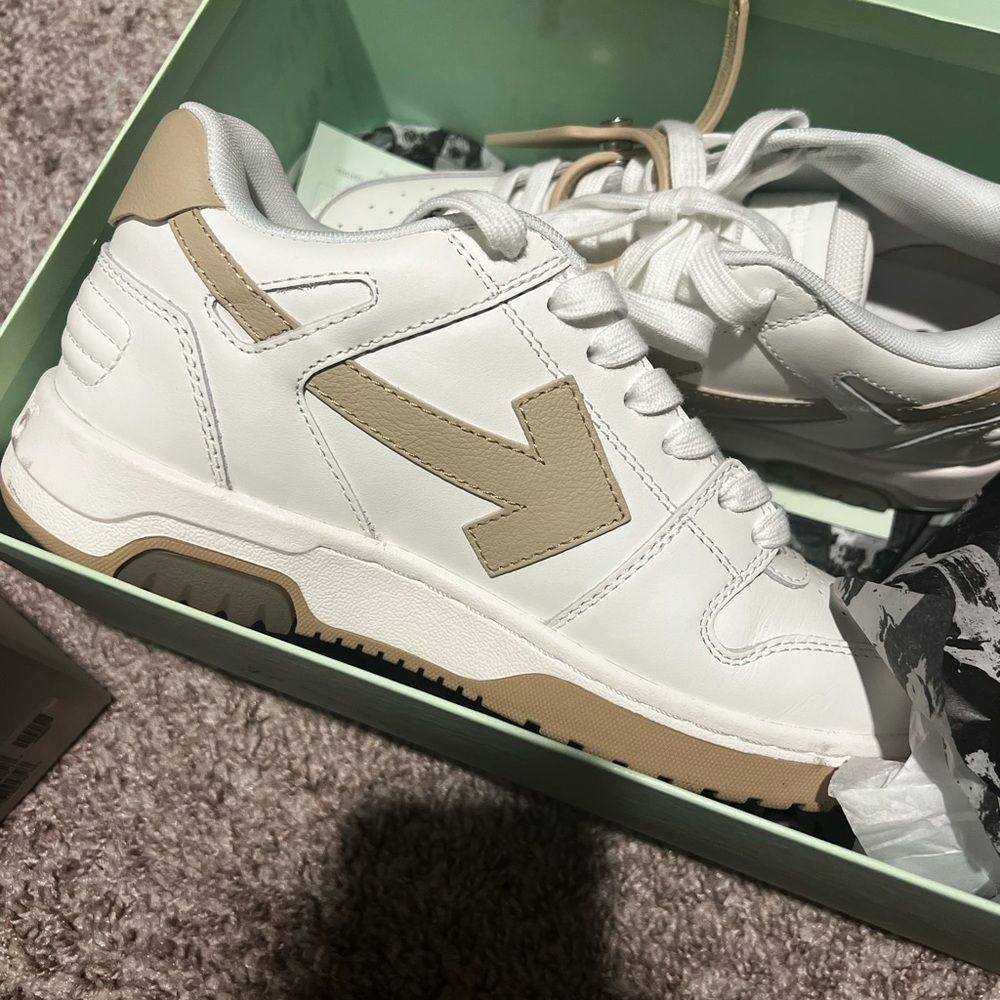 Off-White White Beige” Wmns out of office sneakers EUC size 7.5